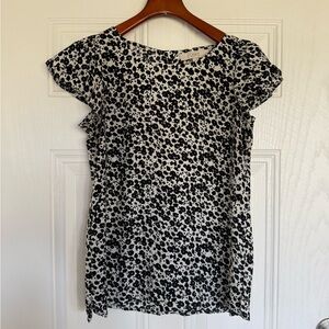 2 for $15 sale: Loft black white ditsy floral print cap sleeve blouse - XS